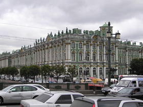 Вид на Эрмитаж с моста. Фото с сайта photo.gid.cz (с)