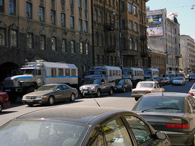 ОМОН в Петербурге перед "Маршем несогласных". Фото: insie.livejournal.com