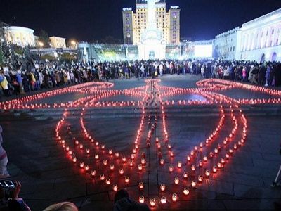 Киев, Майдан, 21.11.2014. Фото "Украинской правды", источник - https://www.facebook.com/ukrpravda/photos/pcb.1005524466128880/1005523416128985/?type=1&theater