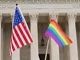 Демонстрация сторонников ЛГБТ перед Верховным судом США. Источник - http://www.theatlantic.com/