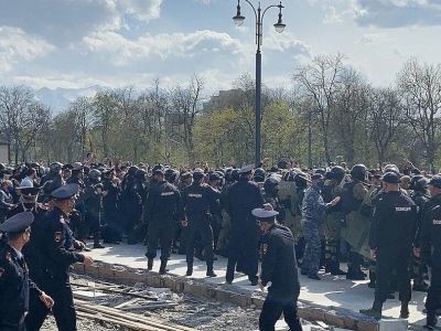 Акция протеста из-за режима самоизоляции во Владикавказе. Фото: Olivia Olive / Коммерсант