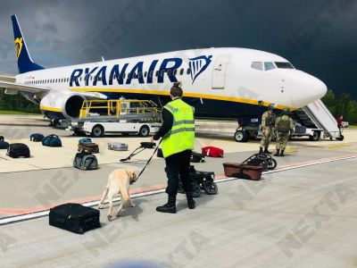 Самолет авиакомпании RyanAir, совершивший вынужденную посадку в аэропорту Минска, 23.05.21. Фото: t.me/nexta_live