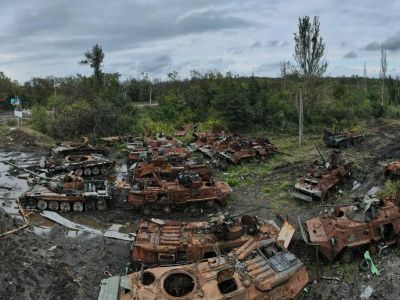 Уничтоженная военная техника в окрестностях Изюма. Фото: Iryna Rybakova / Ukrainian Military Unit Kholodnyi Yar / AP