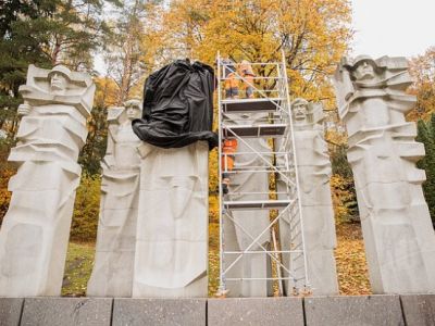 Памятник на Антакальнисском кладбище