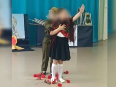 Детсадовцы разыгрывают получение 